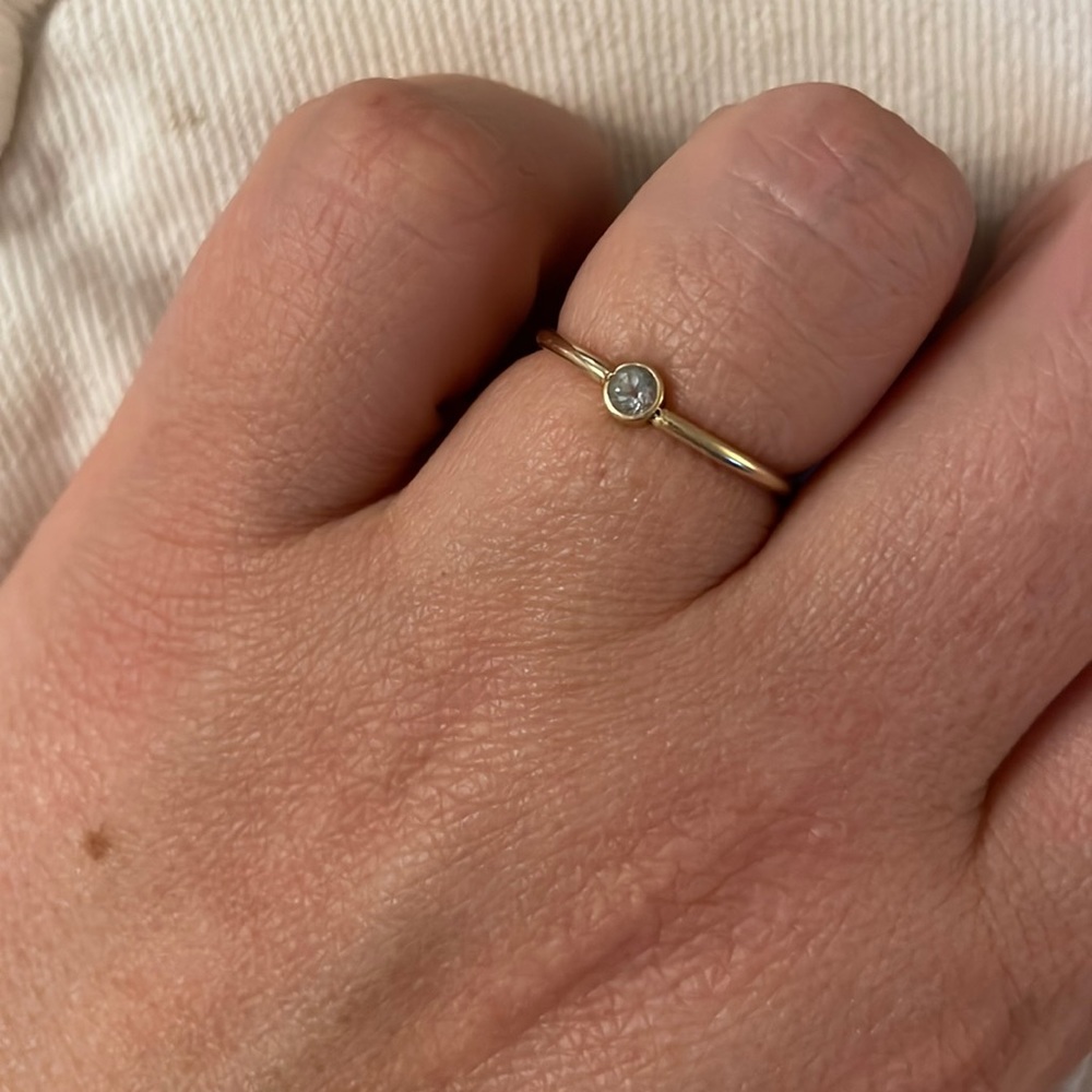 Elegant Gold Ring with Clear Stone